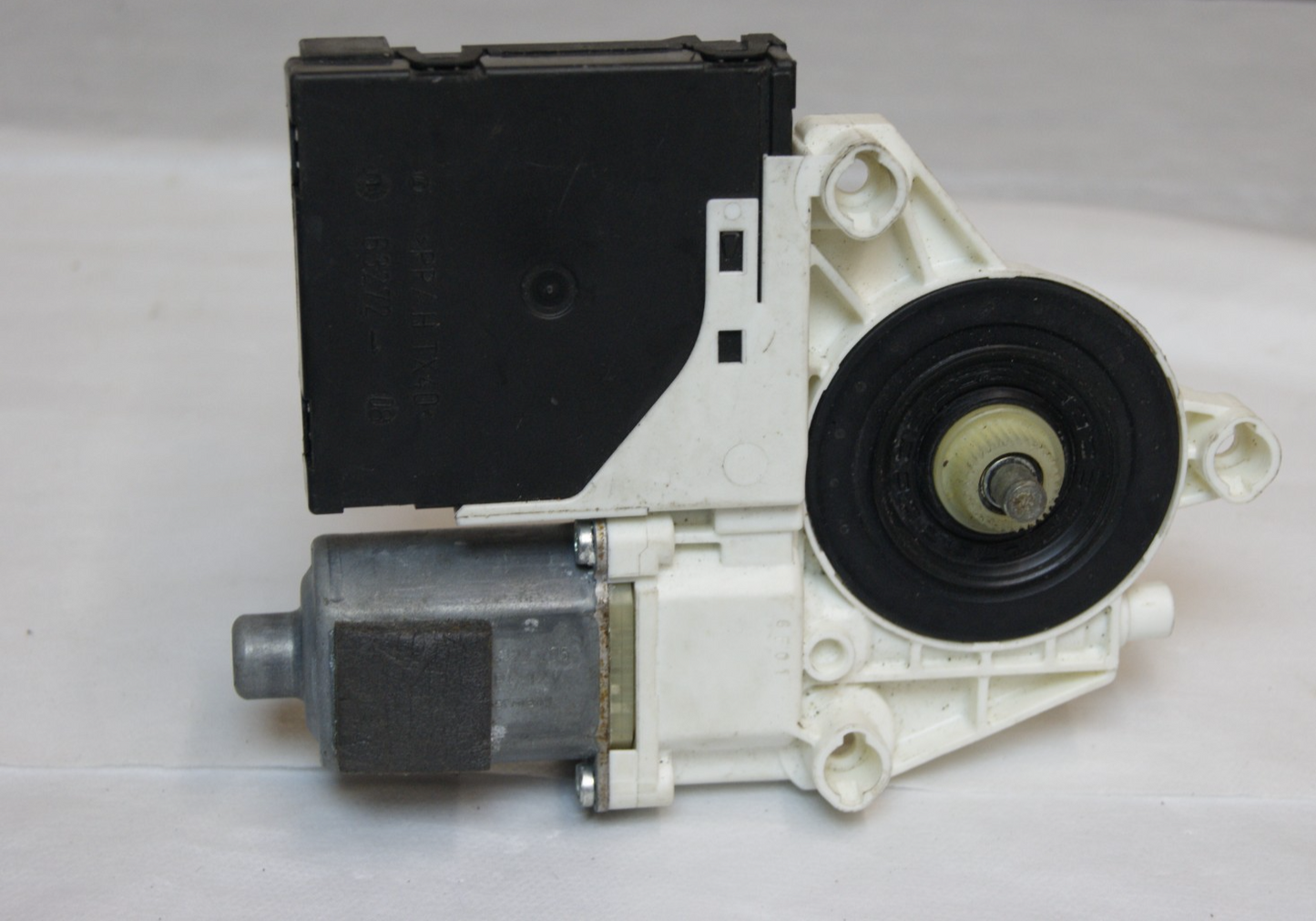 AUDI A3 PASSENGER SIDE FRONT WINDOW MOTOR 8P0959801H