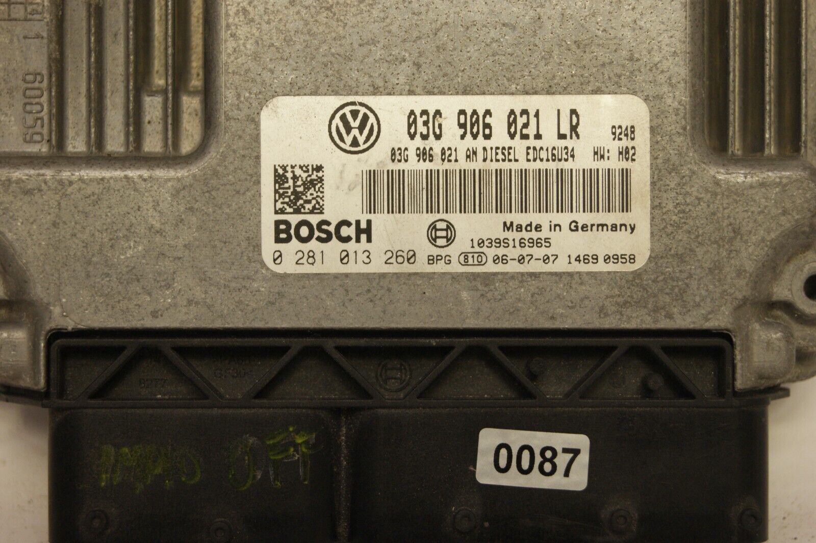 VW PASSAT ECU 03G906021LR /  0281013260   IMMO OFF PLUG & PLAY. - Glasgow Car Parts Store