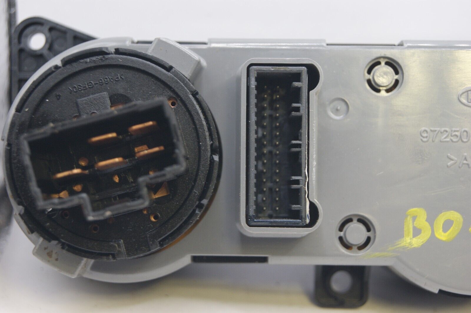 KIA CEED 97250-1H221 A/C HEATER CONTROL - Glasgow Car Parts Store