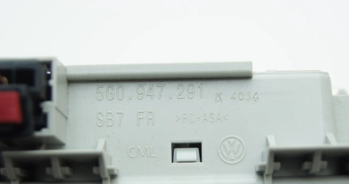 VOLKSWAGEN WV GOLF Interior Light Lamp 2013-2020 5G0947291 - Glasgow Car Parts Store