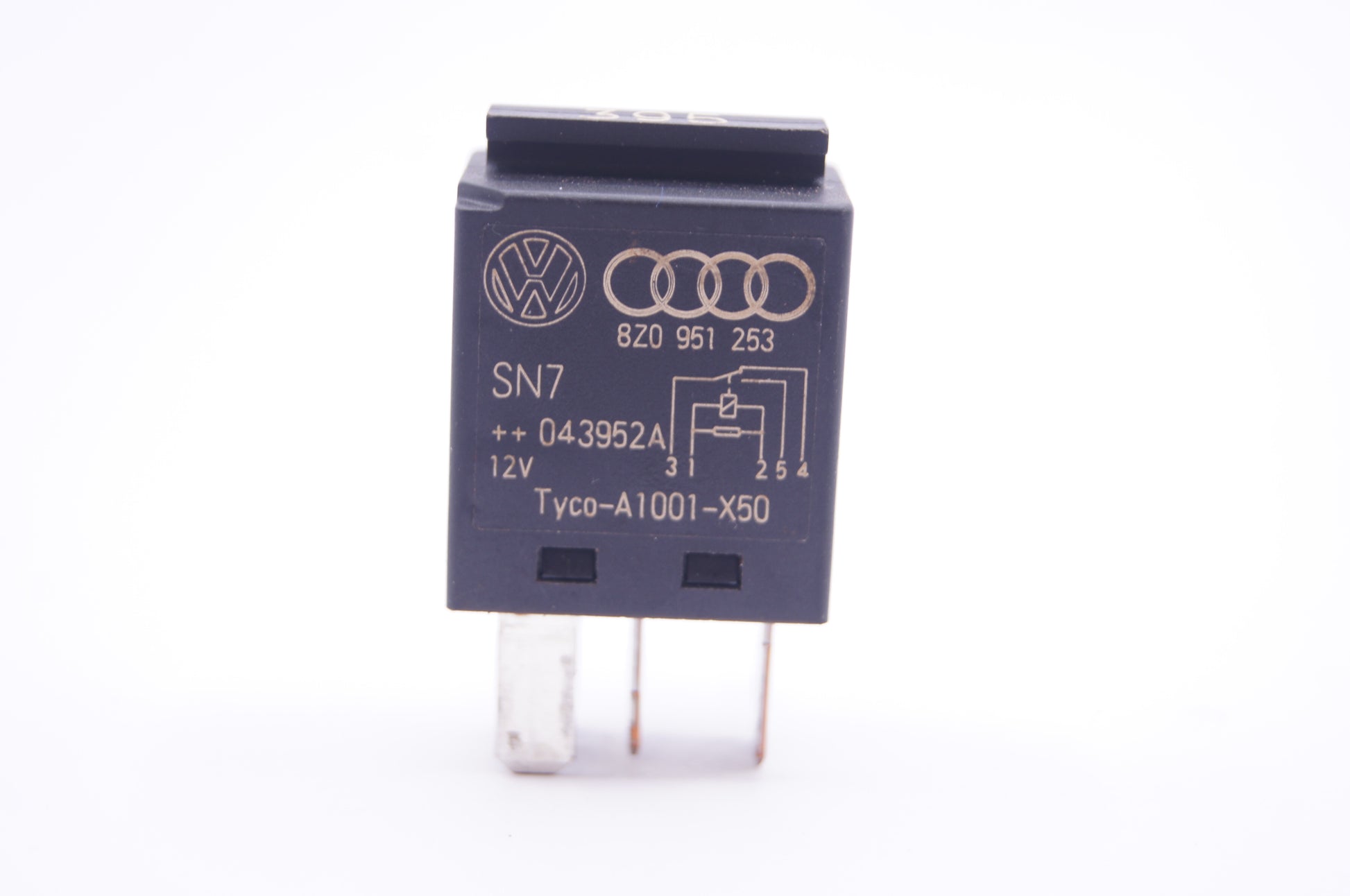 Genuine Audi VW Seat Skoda 5-Pin Black Relay 395 Tyco Multi-Use 8Z0951253 - Glasgow Car Parts Store