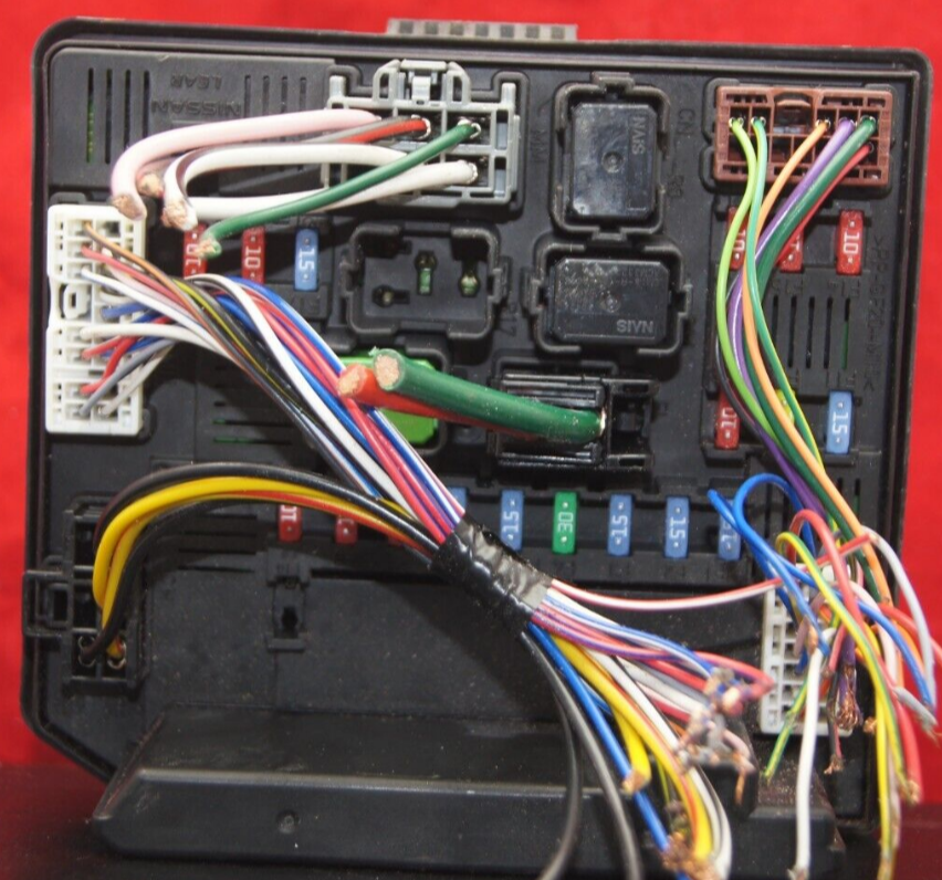 Nissan Qashqai Fuse Box 284B7 JD02E - Glasgow Car Parts Store