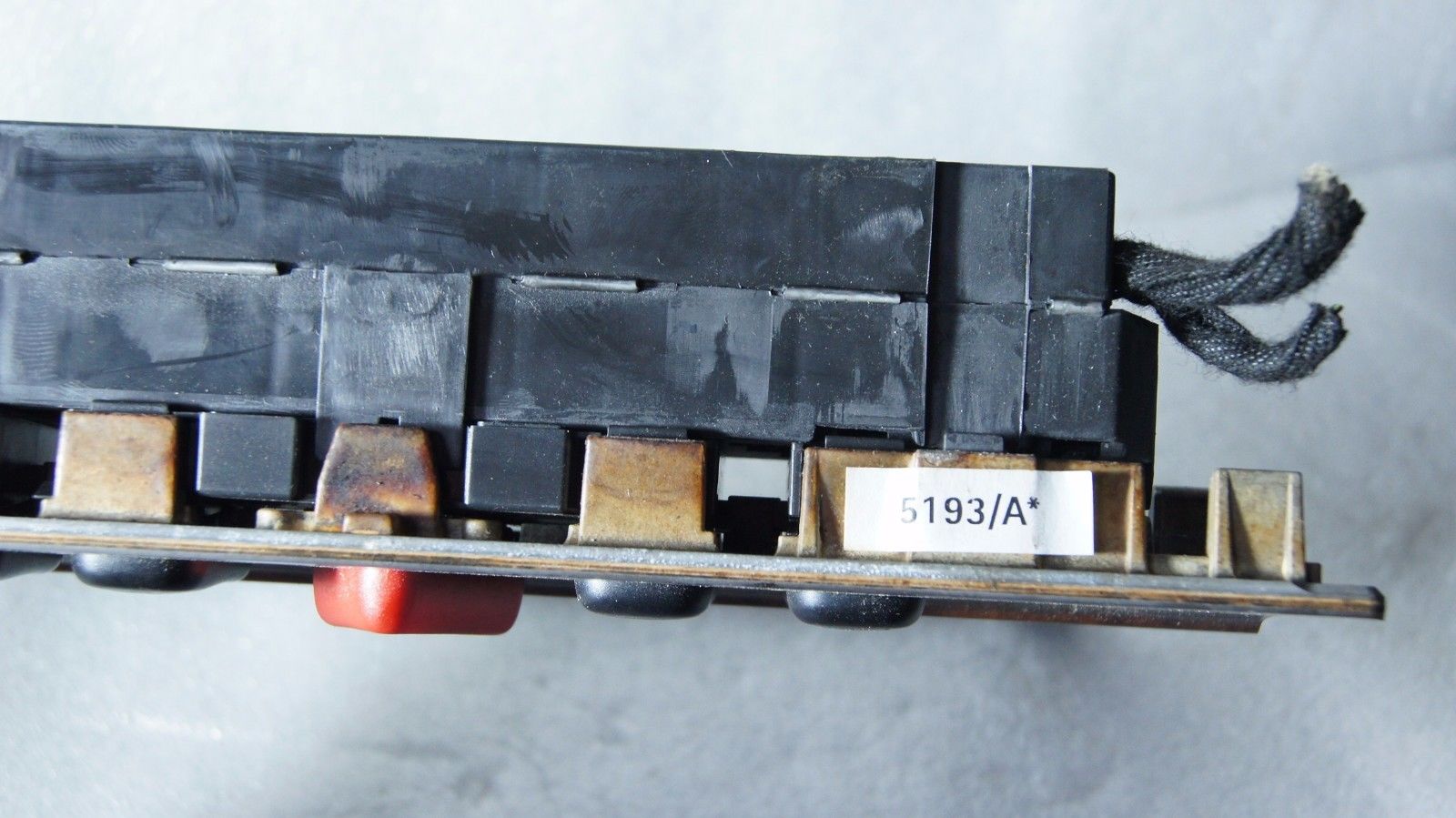 MERCEDES E CLASS W210 (99-02) ESTATE CENTRE CONSOLE TRIM - SURROUND - 2108210071 - Glasgow Car Parts Store