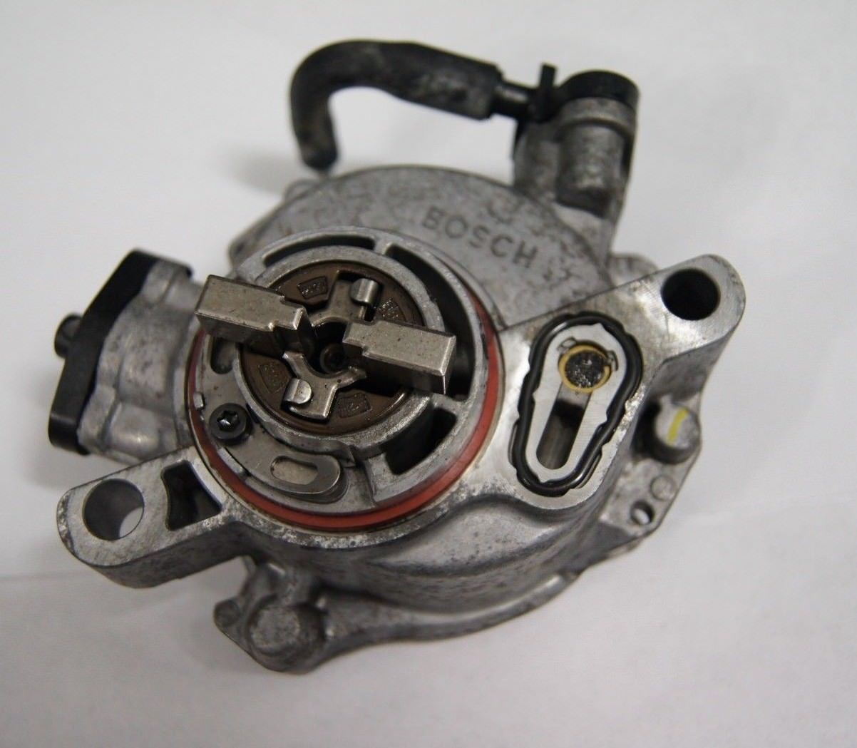 FORD FOCUS BOSCH  VACUUM PUMP 9804021880 2010-2015 - Glasgow Car Parts Store