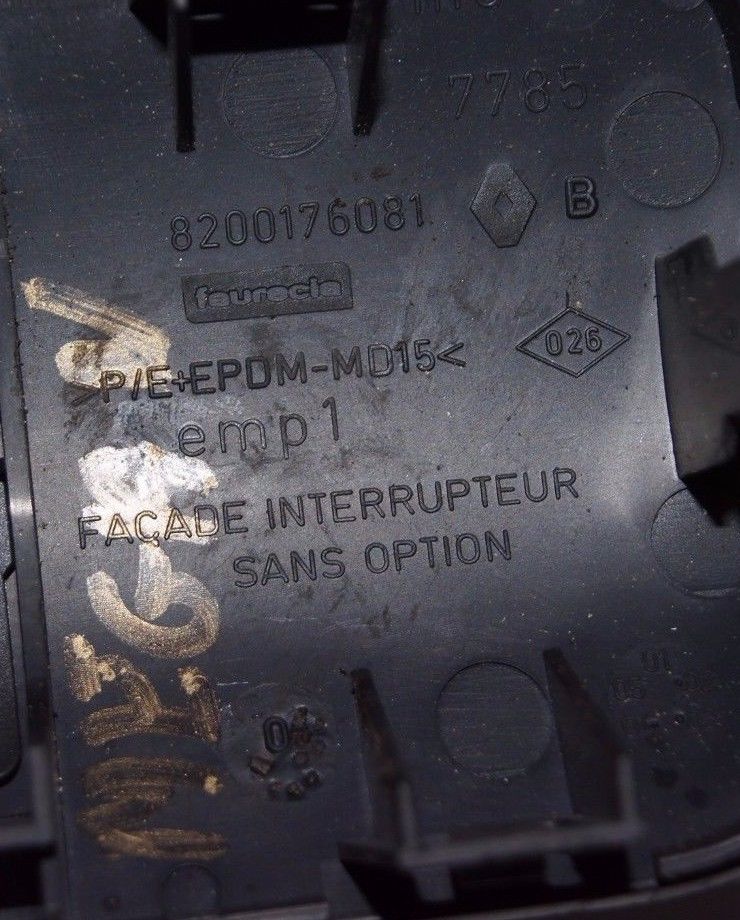 RENAULT MEGANE MK2 HEADLIGHT BEAM ADJUSTMENT SWITCH PART NUMBER 8200176081 - Glasgow Car Parts Store