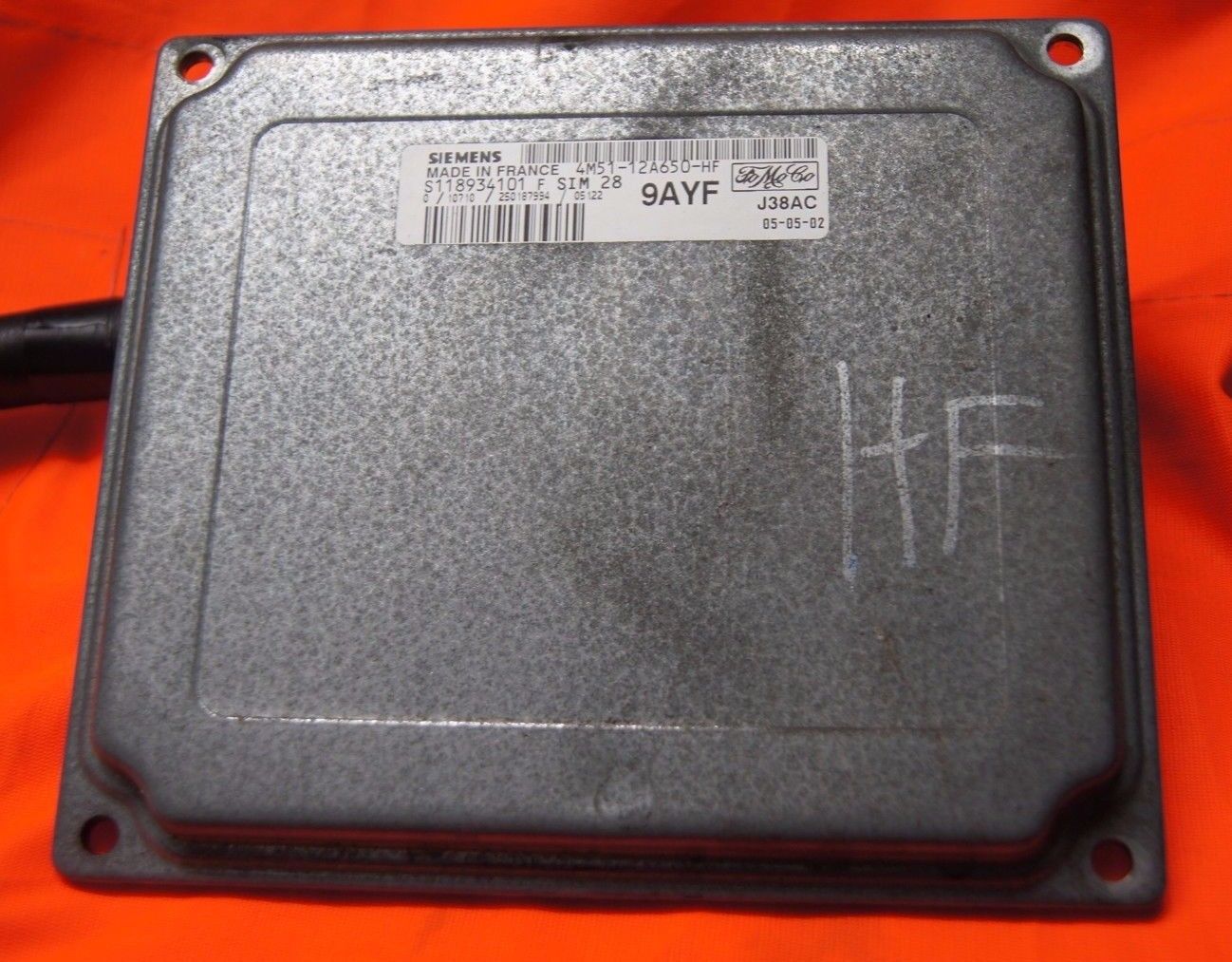 FORD FOCUS  ENGINE ECU S118934101F, SIM 28 , 4M51-12A650-HF - 9AYF - j38 AC - Glasgow Car Parts Store