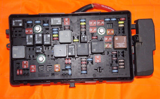 VAUXHALL INSIGNIA UNDER BONNET FUSE BOX 529050199 - Glasgow Car Parts Store