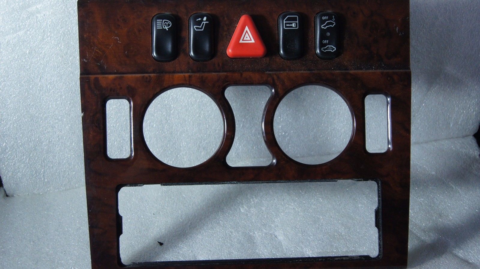 MERCEDES E CLASS W210 (99-02) ESTATE CENTRE CONSOLE TRIM - SURROUND - 2108210071 - Glasgow Car Parts Store