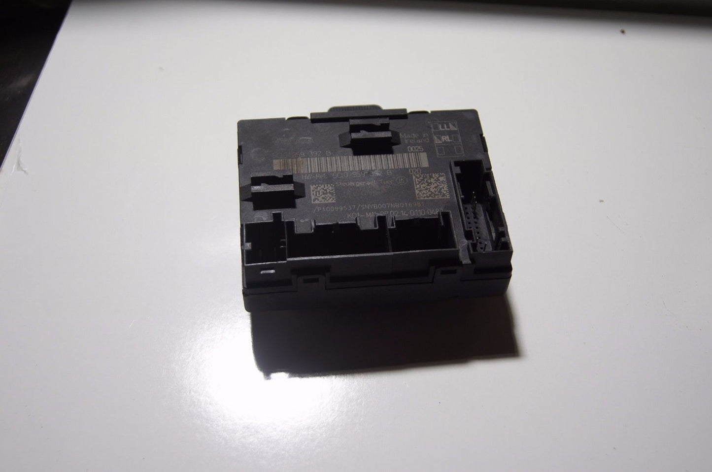 Genuine VW Golf MK7 13-16 Passenger Front Door Control Unit 5Q0959392B - Glasgow Car Parts Store