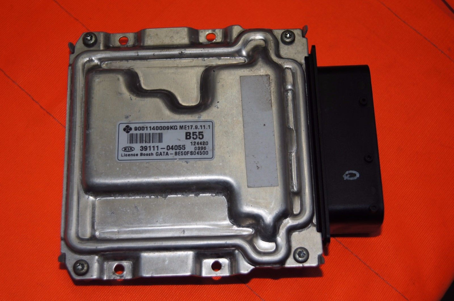 KIA PICANTO  ENGINE ECU 39111-04055  ME17.9.11 - Glasgow Car Parts Store