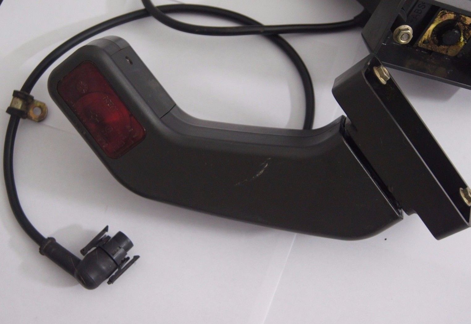 IVECO  INDICATOR OUTLINE LAMPS LIGHTS (TWO LIGHITS) - Glasgow Car Parts Store