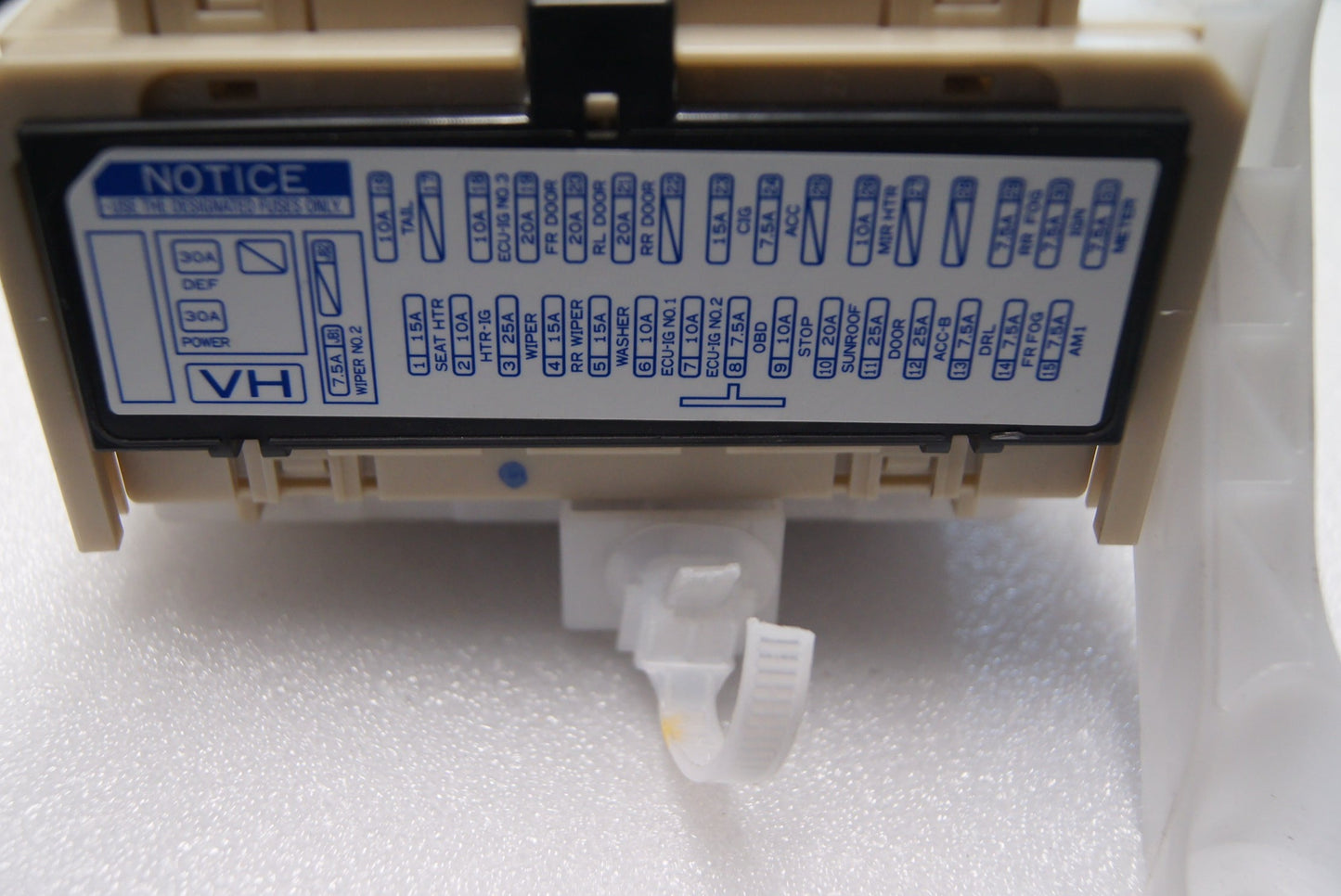 TOYOTA VERSO FUSE BOX 82730-0fa10 4966-16l07 - Glasgow Car Parts Store