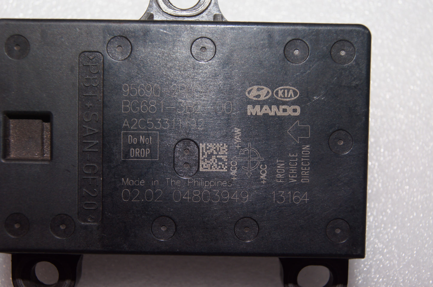 Hyundai  KIA Sorento 2 Yaw Rate ESP Sensor 95690-2P000 - Glasgow Car Parts Store