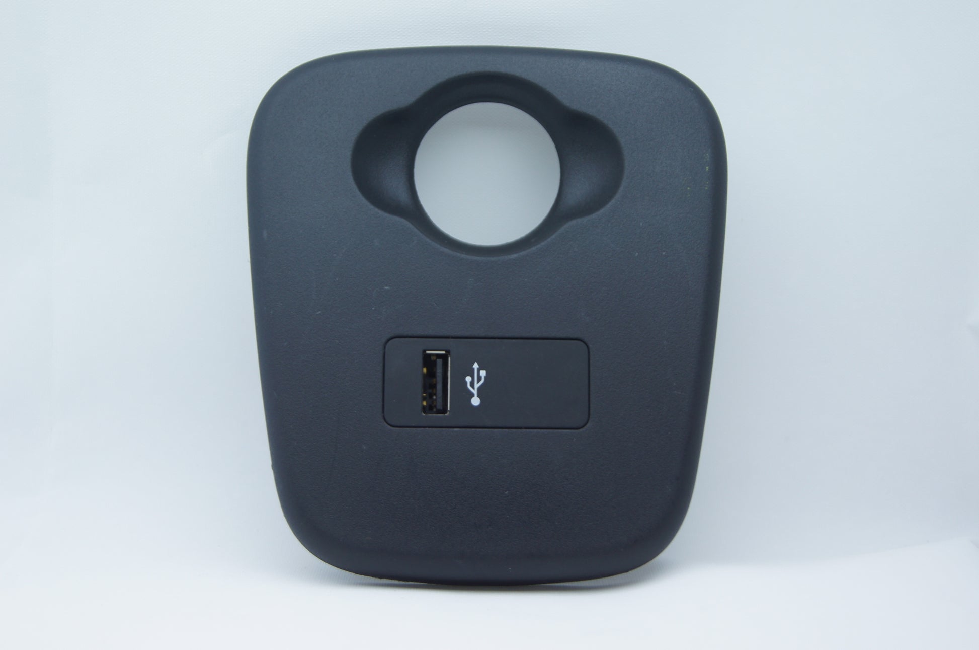 MINI COOPER F55 F56 F57 USB  PORT SOCKET AND TRIM - Glasgow Car Parts Store