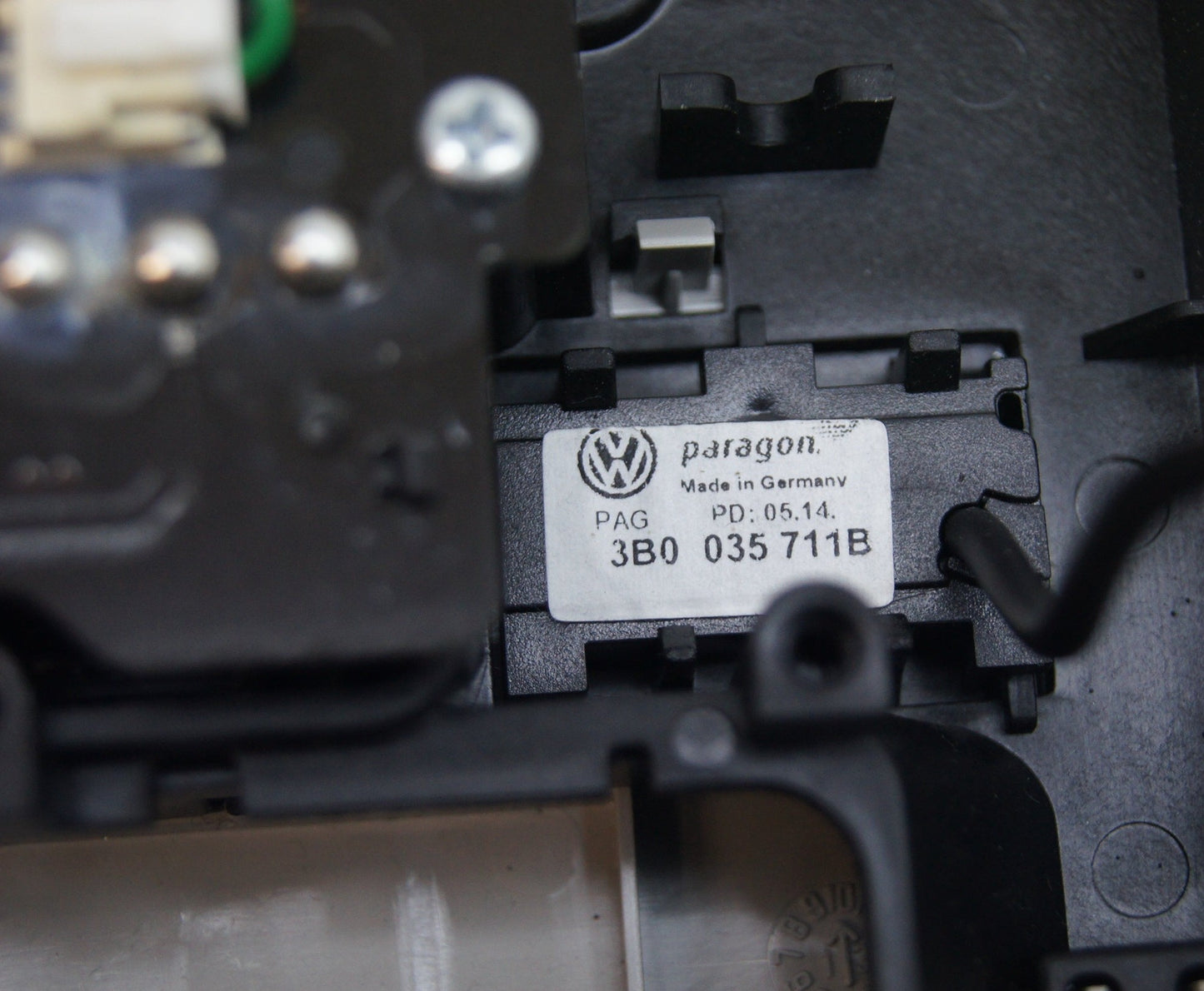 Vv Golf 2013-20 INTERIOR COURTESY LIGHT 5G2947105Q  3B00335711B - Glasgow Car Parts Store