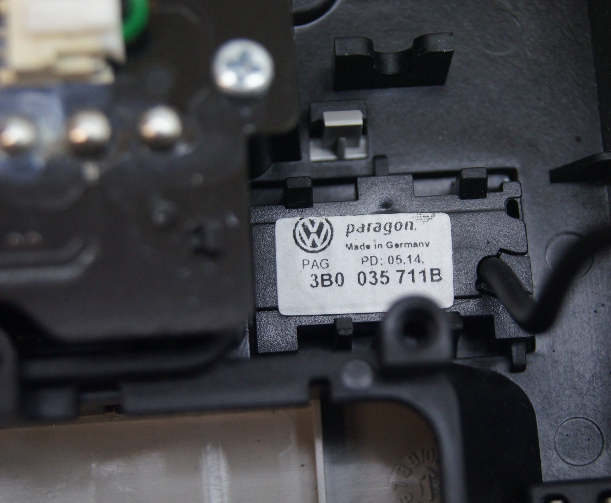 Vv Golf 2013-20 INTERIOR COURTESY LIGHT 5G2947105Q  3B00335711B - Glasgow Car Parts Store