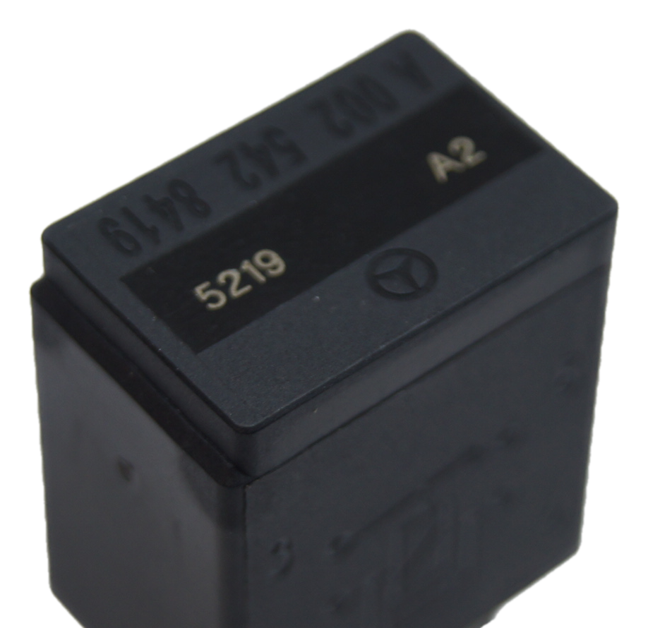 Mercedes-Benz Hella Relay A0025428419 4RA00781309 - Glasgow Car Parts Store
