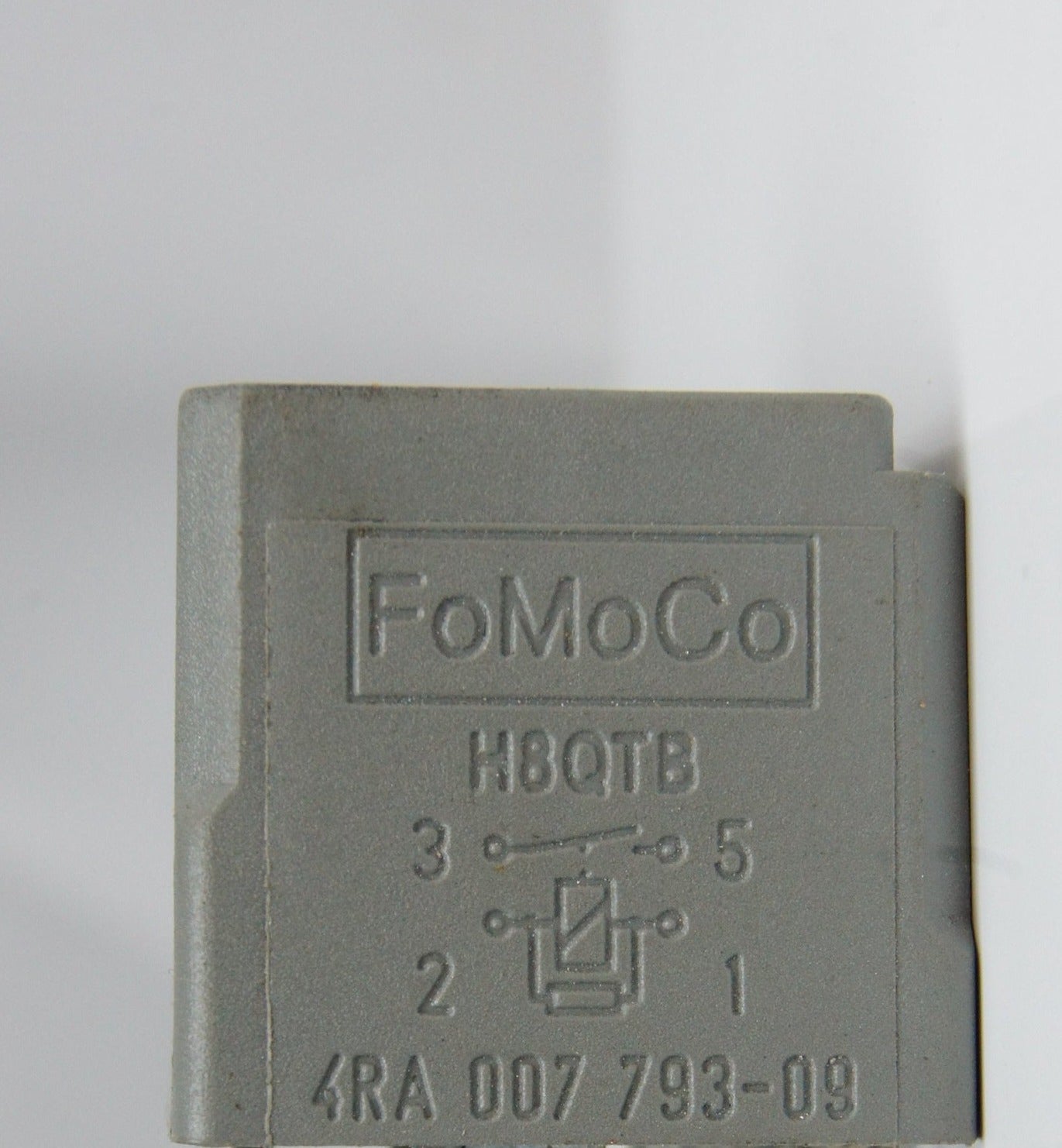 Ford Transit Mondeo Galaxy S-Max FoMoCo 4 Pins Grey Relay 6G9T14B192EA - Glasgow Car Parts Store