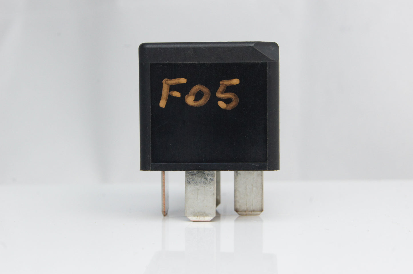 V23136-B1-X66 Land Rover Jaguar 4-Pin Black Relay FoMoCo 5M5T-14B192-CA - Glasgow Car Parts Store