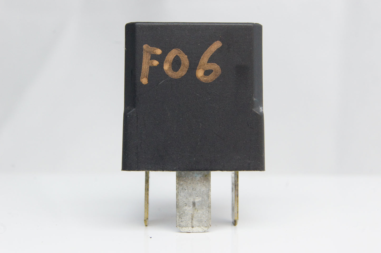 Ford Transit  FoMoCo 4-Pin Black Relay 6G9T-14B192-CA 40A 4R00779110. - Glasgow Car Parts Store