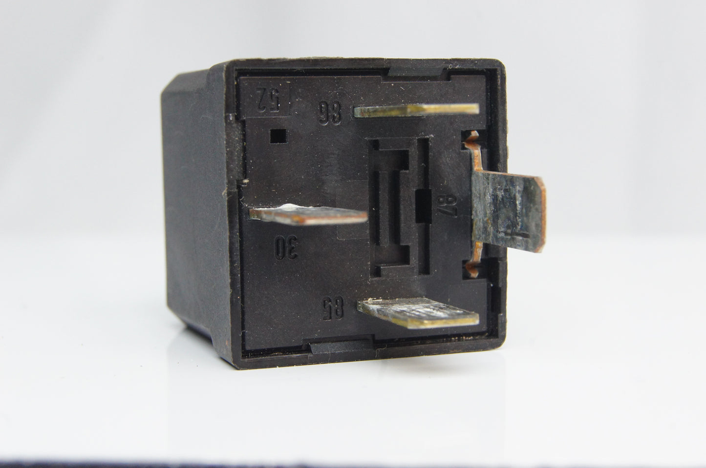 Ford Transit  FoMoCo 4-Pin Black Relay 6G9T-14B192-CA 40A 4R00779110. - Glasgow Car Parts Store