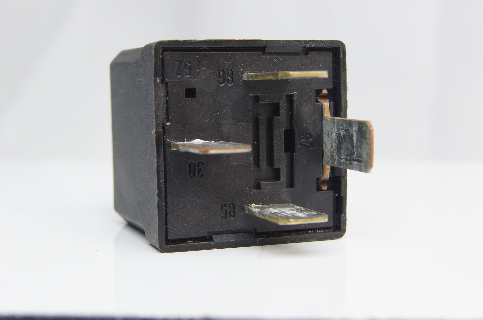 Ford Transit  FoMoCo 4-Pin Black Relay 6G9T-14B192-CA 40A 4R00779110. - Glasgow Car Parts Store