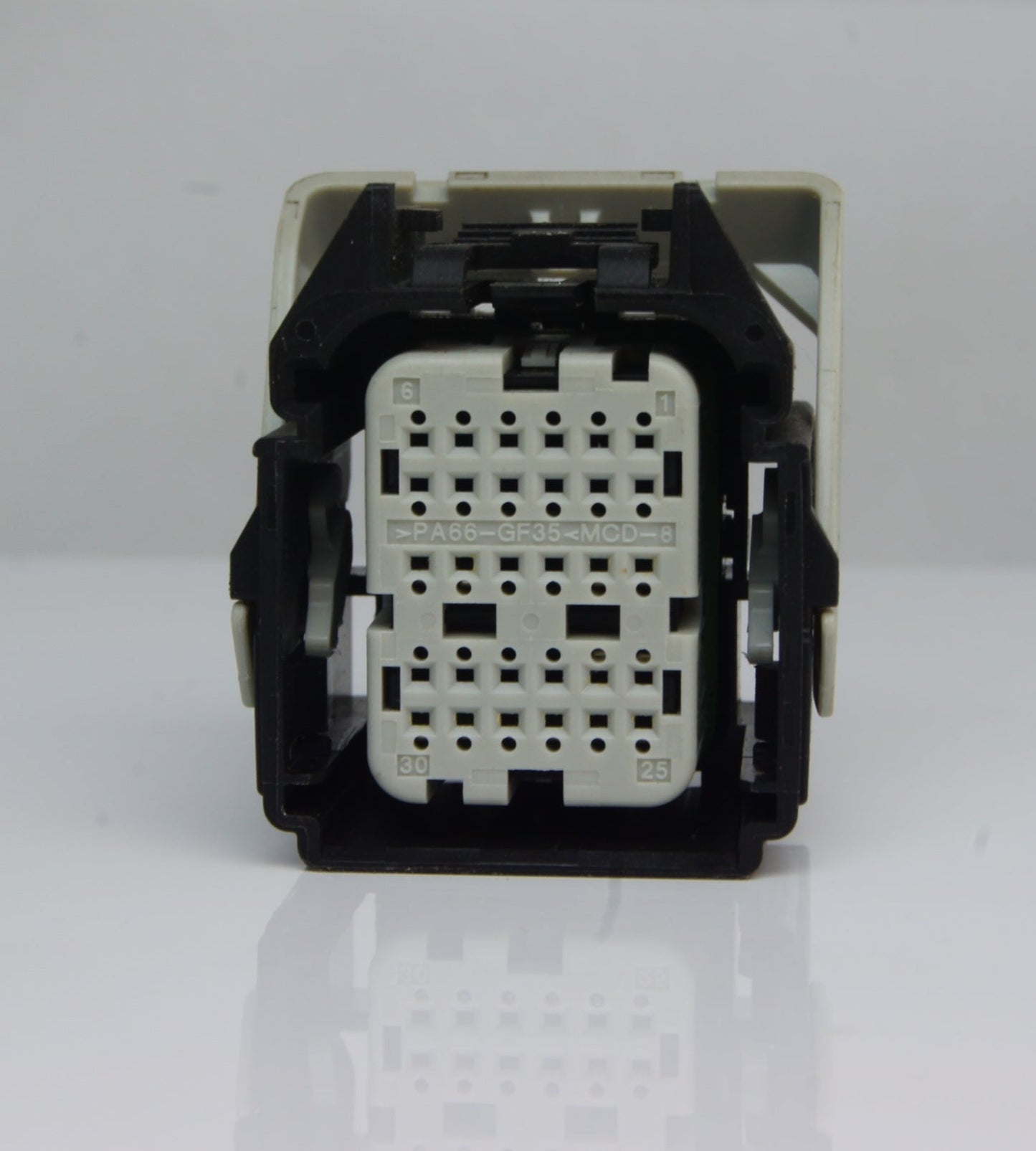 FORD TRANSIT  AIRBAG CONTROL MODULE PLUG  30 PINS. - Glasgow Car Parts Store