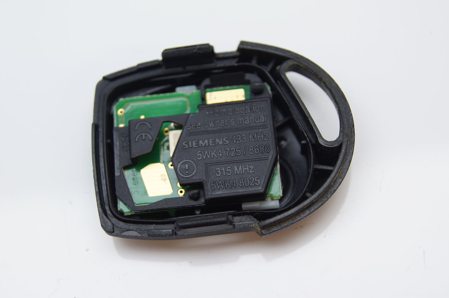 Ford Remote Fob Key 3 Buttons Siemens 5WK4 725 / 8686 315 MHz 5WK4 8025. - Glasgow Car Parts Store