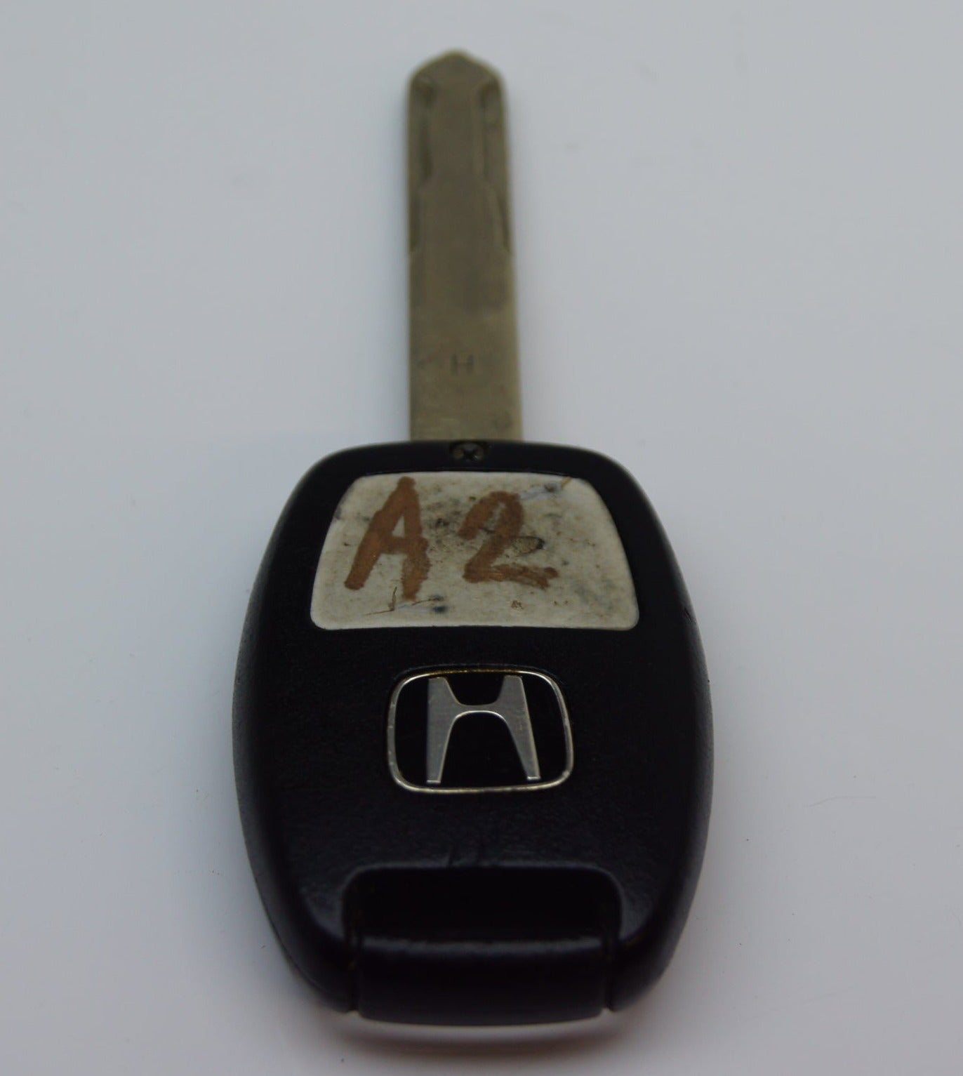 g8d-382h-a honda remote key 2 buttons OMRON. - Glasgow Car Parts Store