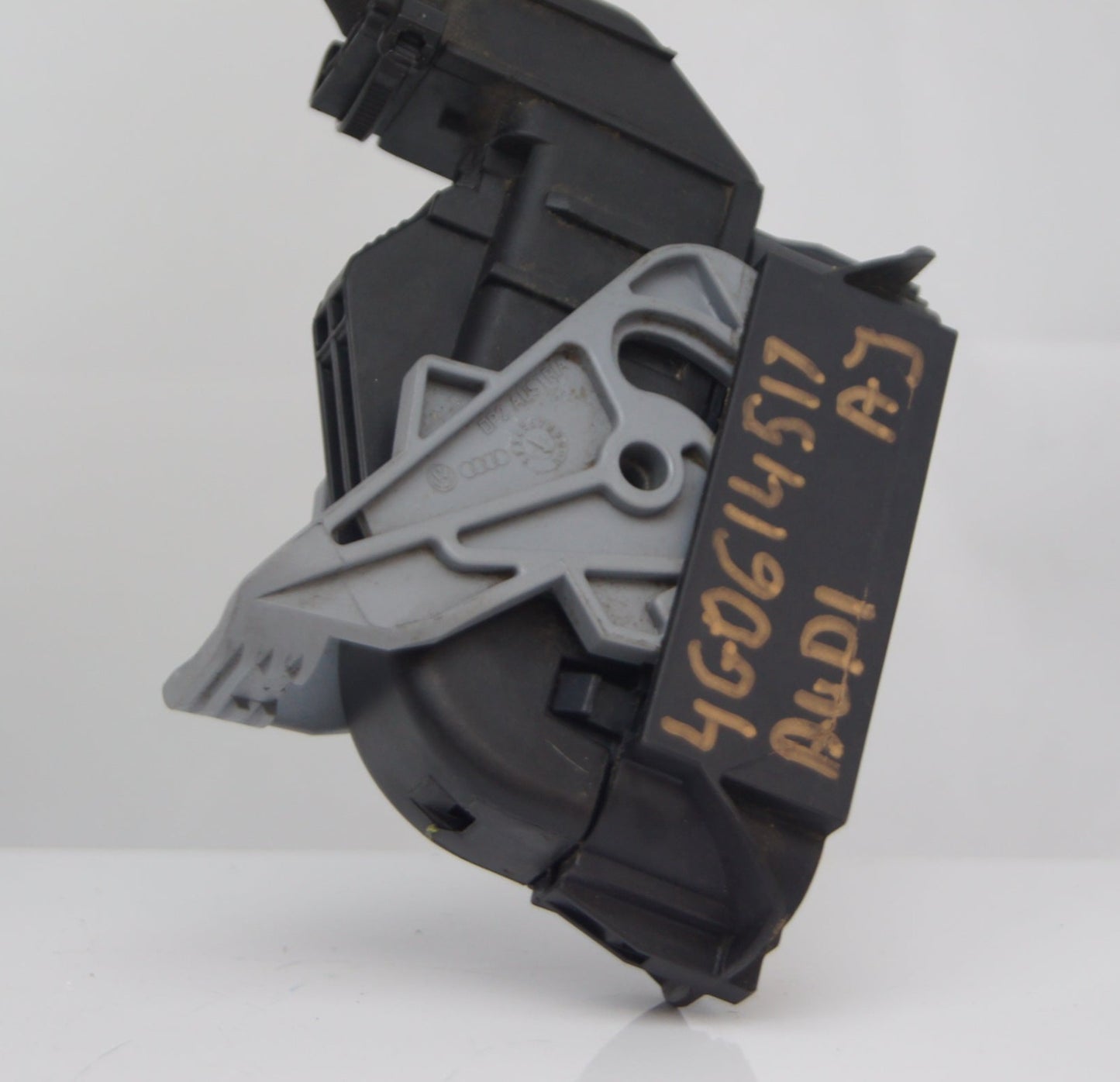 VW AUDI CONNECTOR PLUG ABS PUMP 4G0973038 DELPHI. - Glasgow Car Parts Store