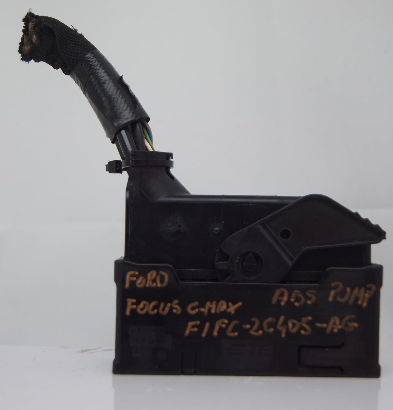 PLUG 2141955-1 FORD FOCUS C-MAX ABS PUMP MODULATOR F1FC-2C405-AG - Glasgow Car Parts Store