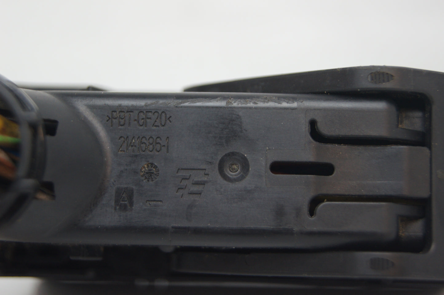 PLUG 2141955-1 FORD FOCUS C-MAX ABS PUMP MODULATOR F1FC-2C405-AG - Glasgow Car Parts Store