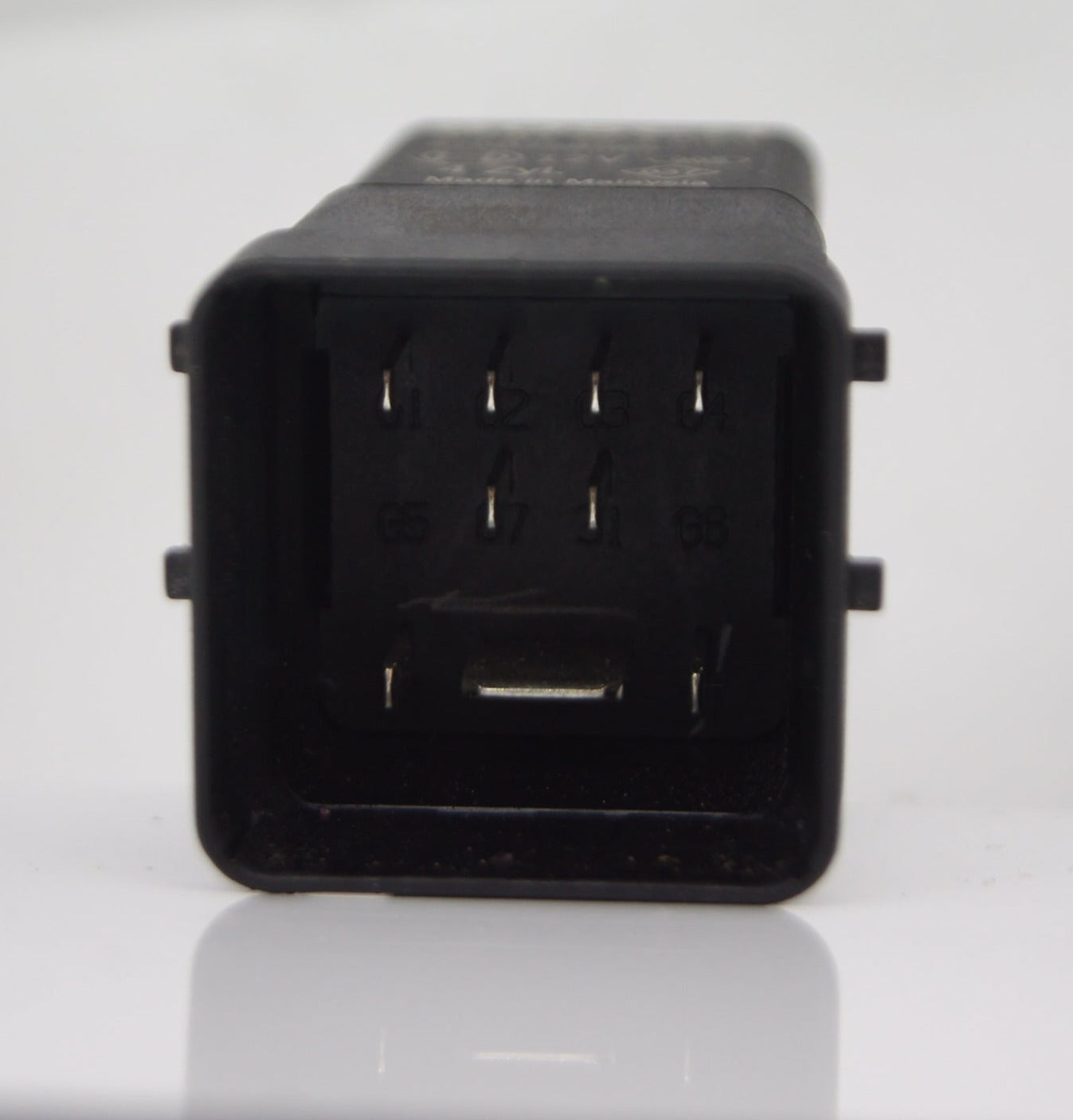 GLOW PLUG RENAULT OPEL NISSAN FIAT 0281003050 8200798585 BOSCH. - Glasgow Car Parts Store