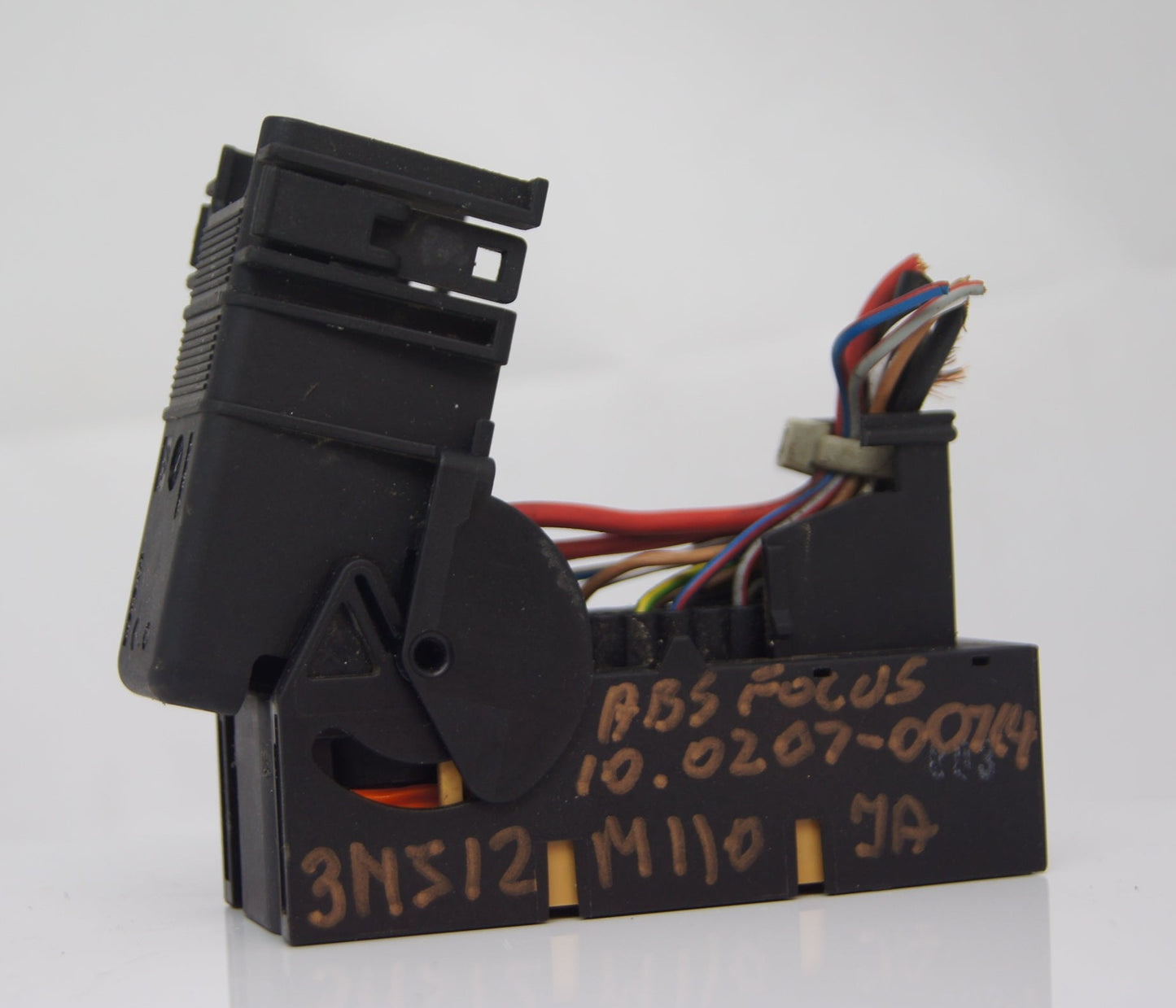 Ford Focus PLUG  ES 88A CONECTOR ABS Pump 3M512M110JA 10.0207-0071.4 - Glasgow Car Parts Store