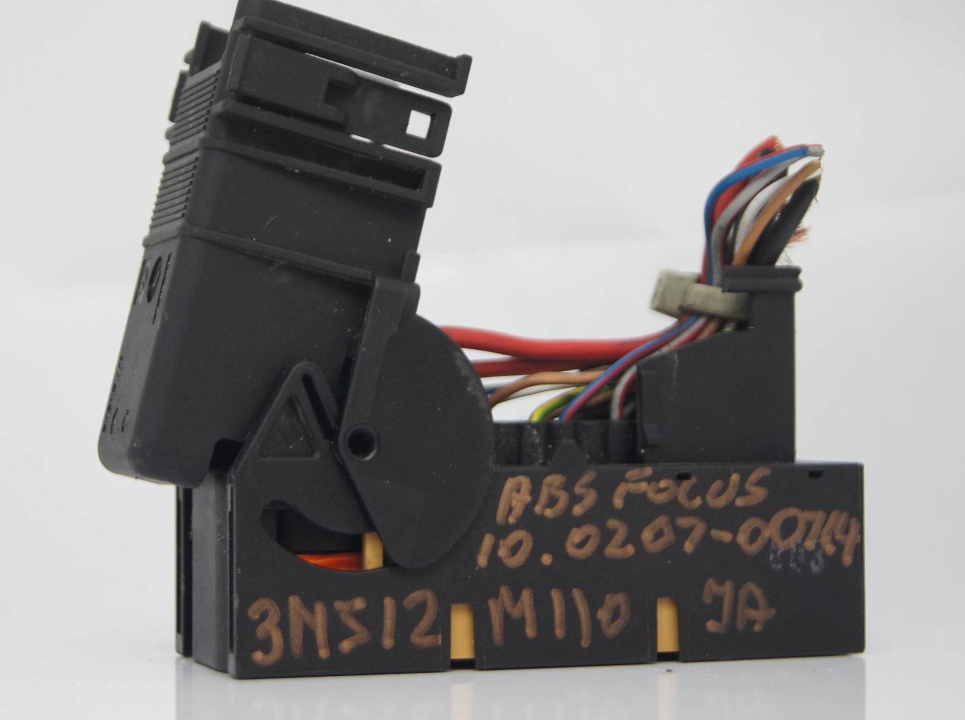 Ford Focus PLUG  ES 88A CONECTOR ABS Pump 3M512M110JA 10.0207-0071.4 - Glasgow Car Parts Store