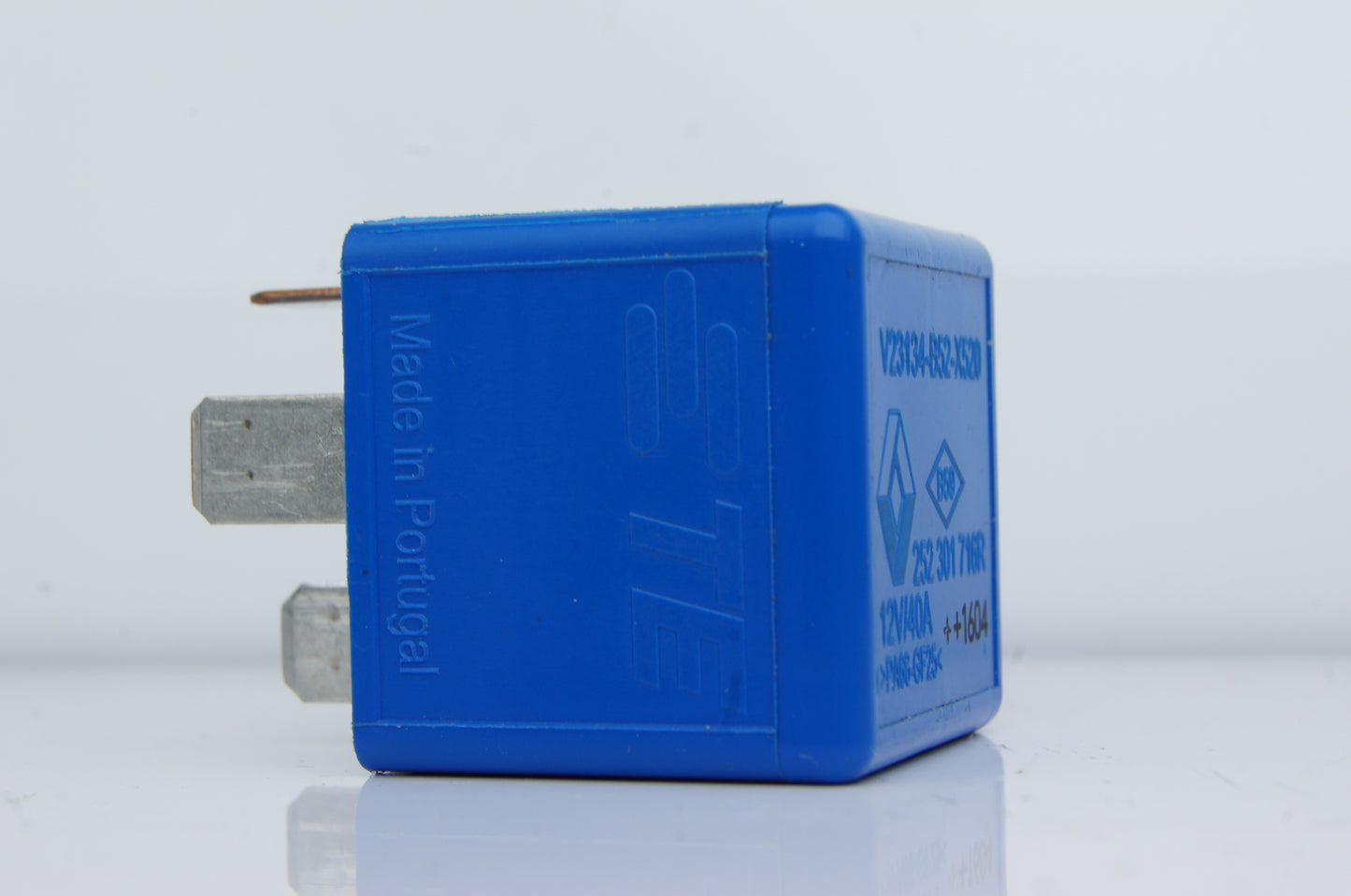 Renault Dacia Relay Blue 40A V23134-B52-X520  252301716R - Glasgow Car Parts Store