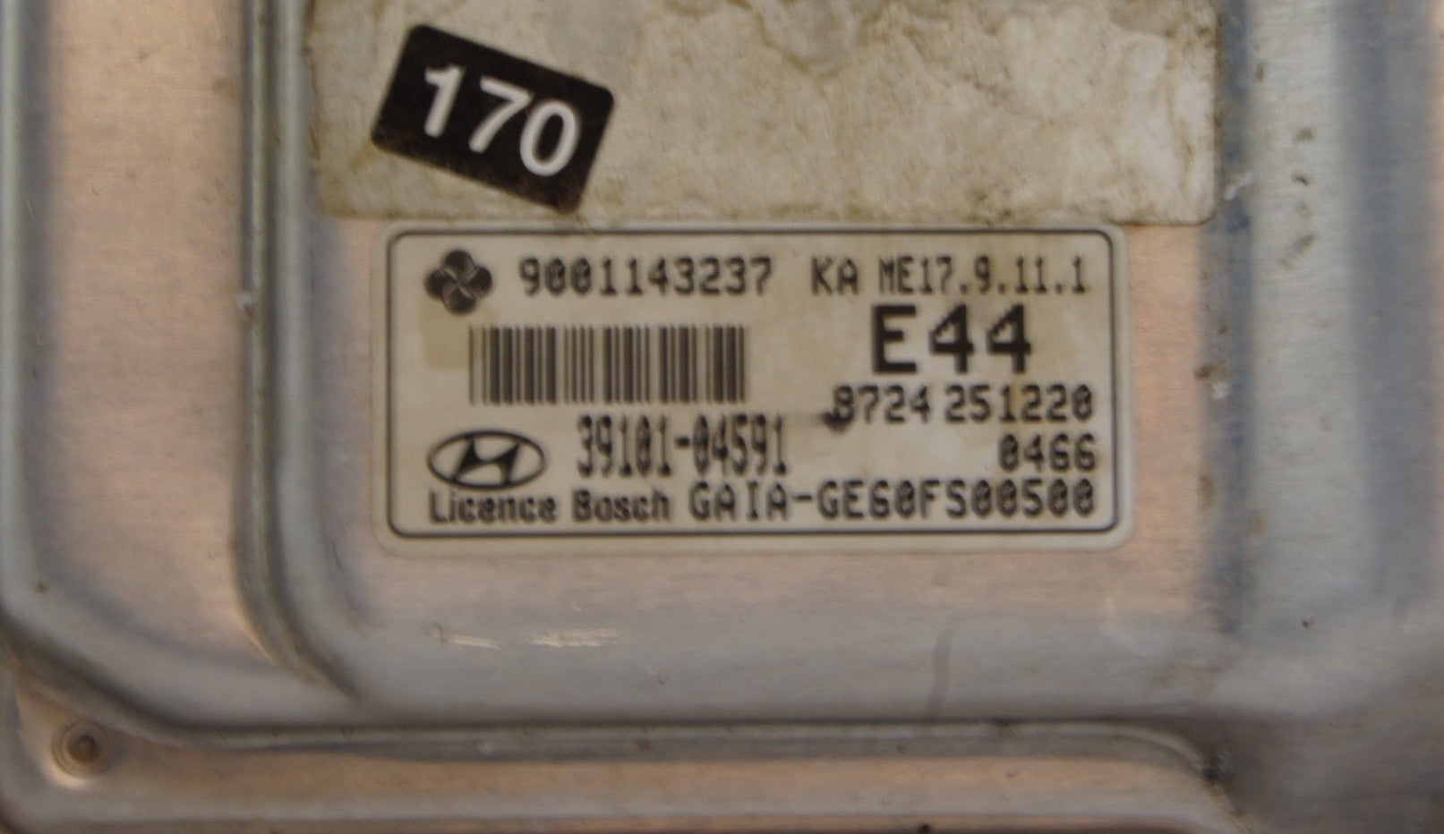 HYUNDAI  ECU 9001143237 39101-04591 ME17.9.11.1 - Glasgow Car Parts Store
