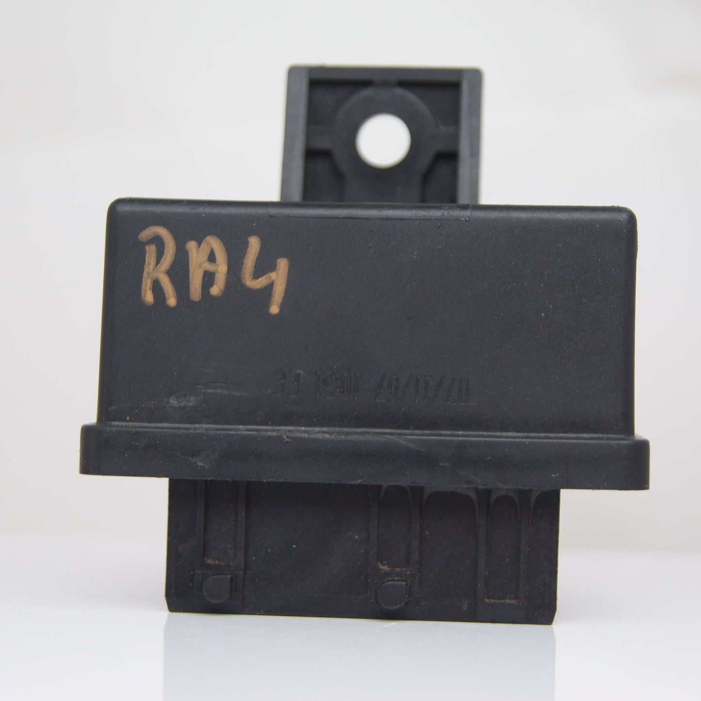Peugeot 406 307 407 807 Fuel Control Management Relay Module 240107 - Glasgow Car Parts Store