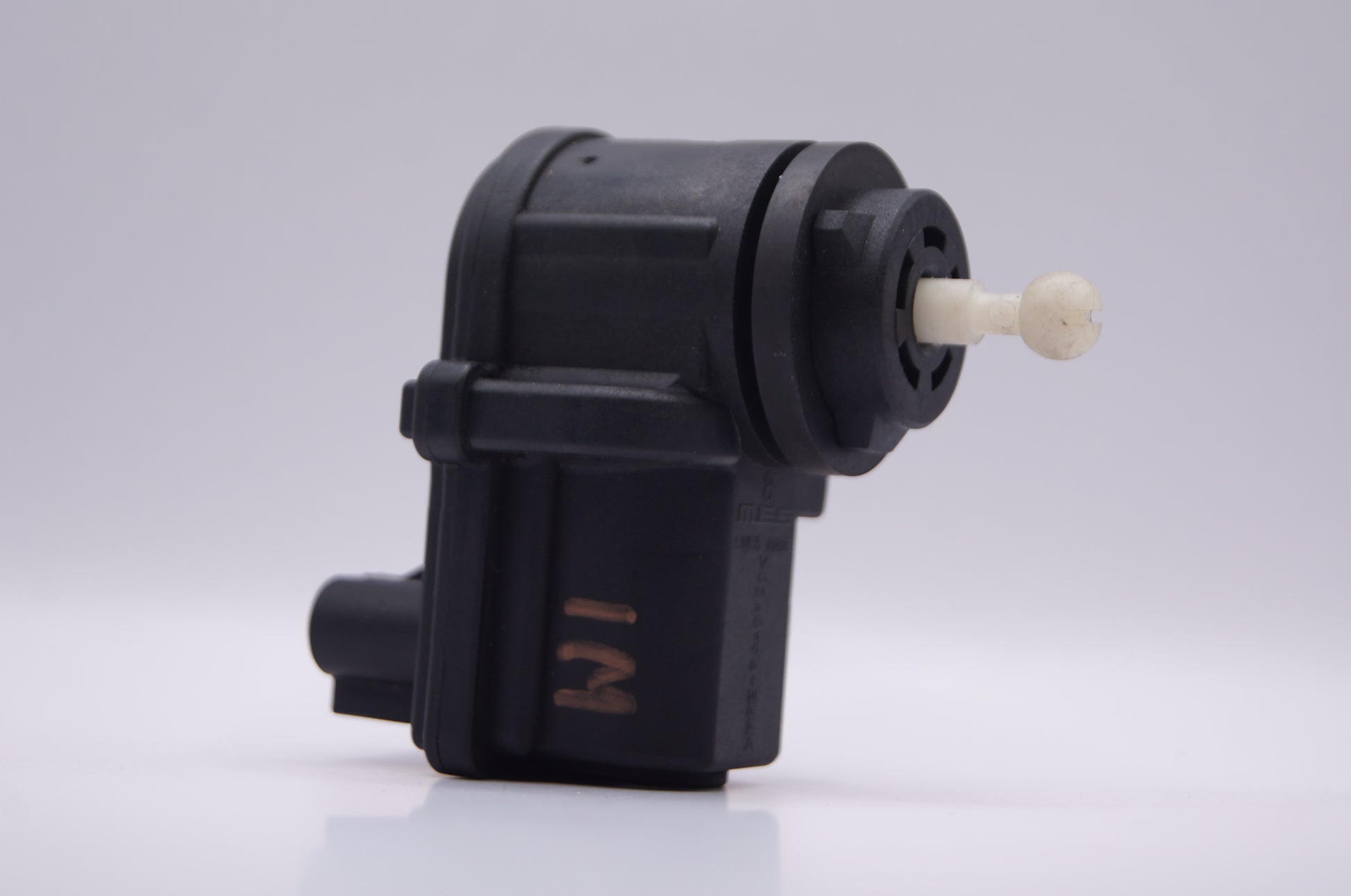 GM 93083 09152523  headlamp motor adjuster headlight - Glasgow Car Parts Store