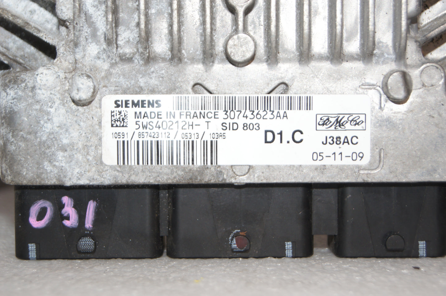 ECU VOLVO ENGINE CONTROL UNIT  30743623AA 5WS40212H-T - Glasgow Car Parts Store