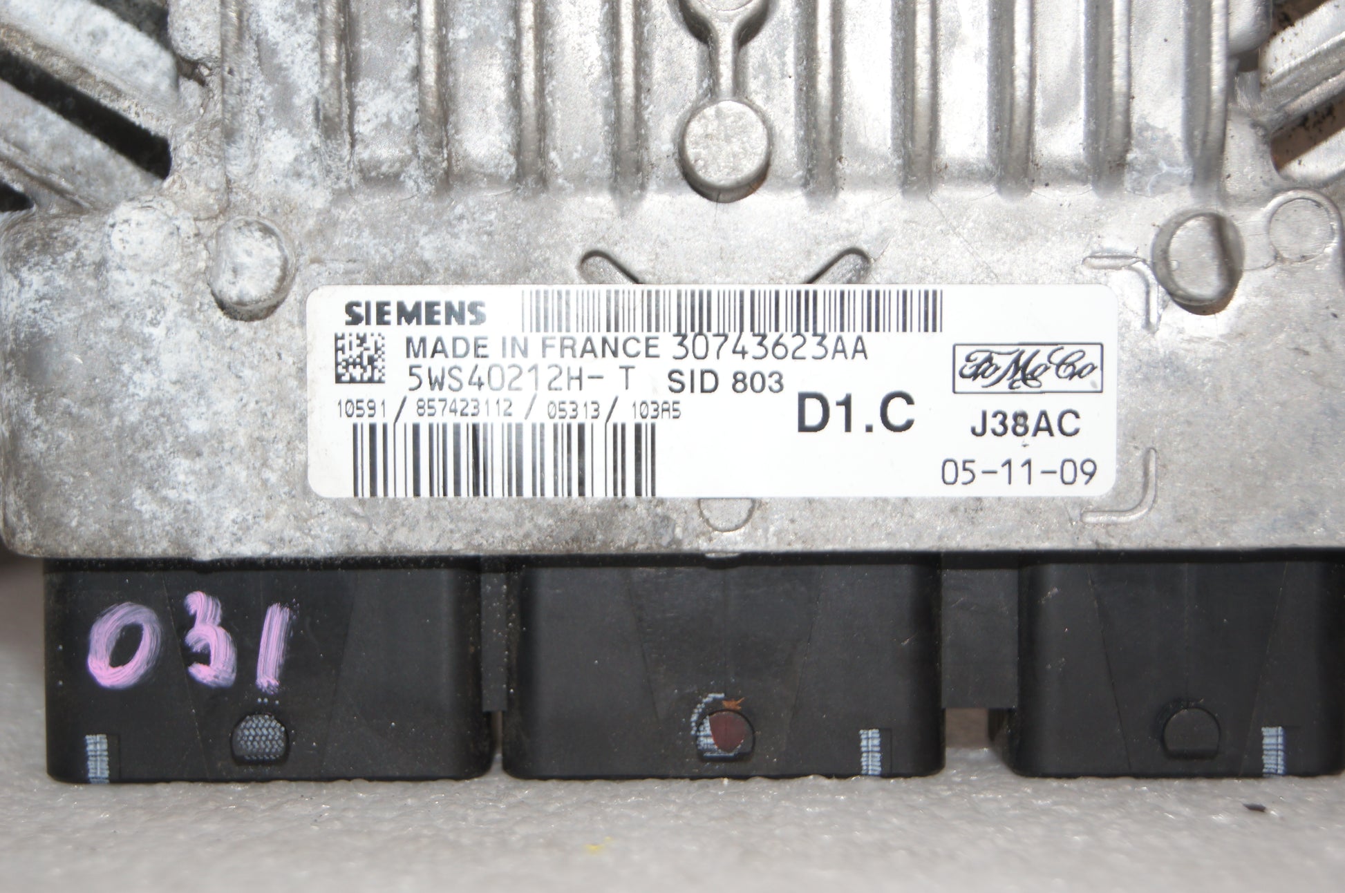 ECU VOLVO ENGINE CONTROL UNIT  30743623AA 5WS40212H-T - Glasgow Car Parts Store