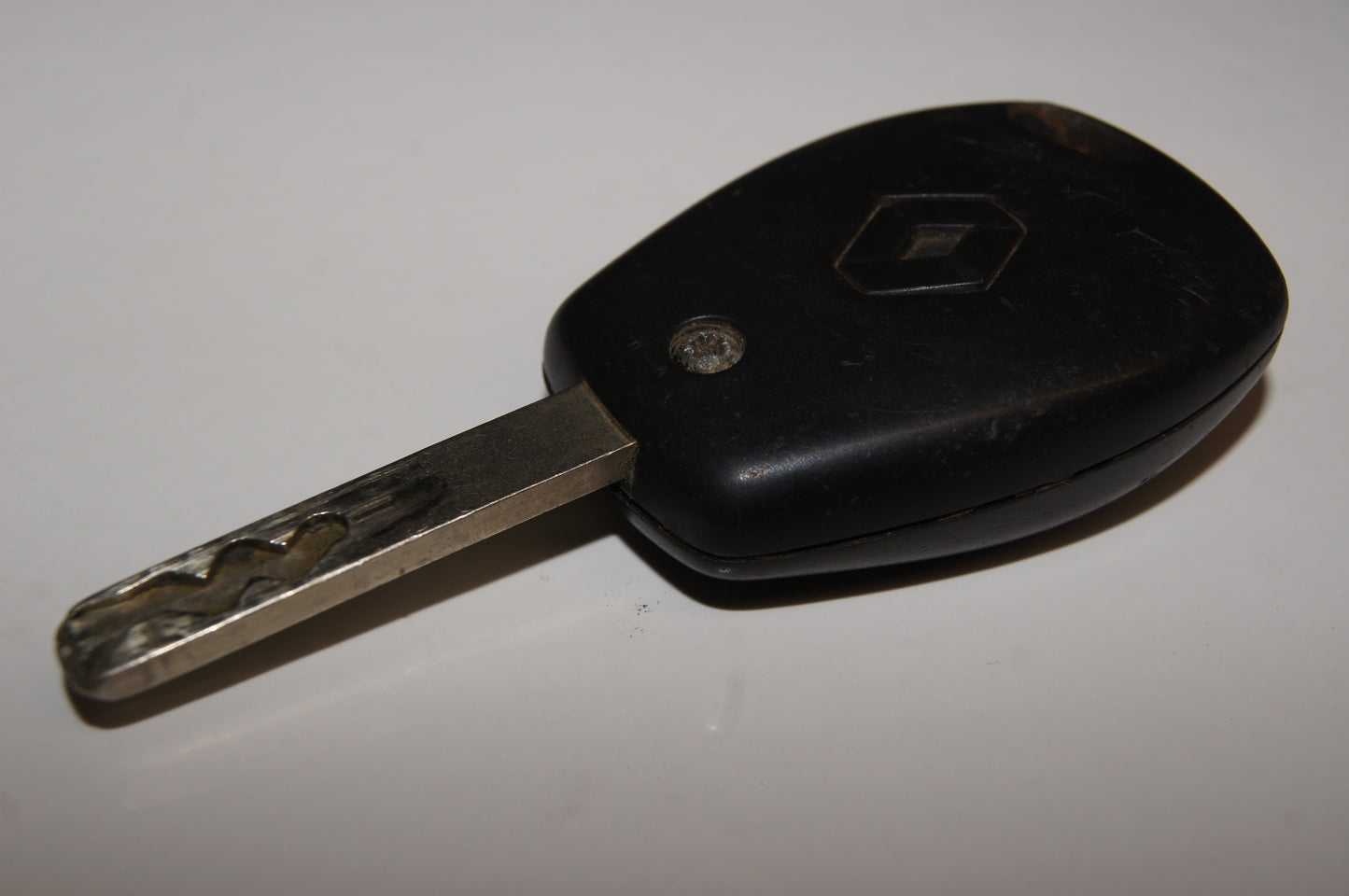 Renault remote key 3 buttons JCI 995-8C - Glasgow Car Parts Store