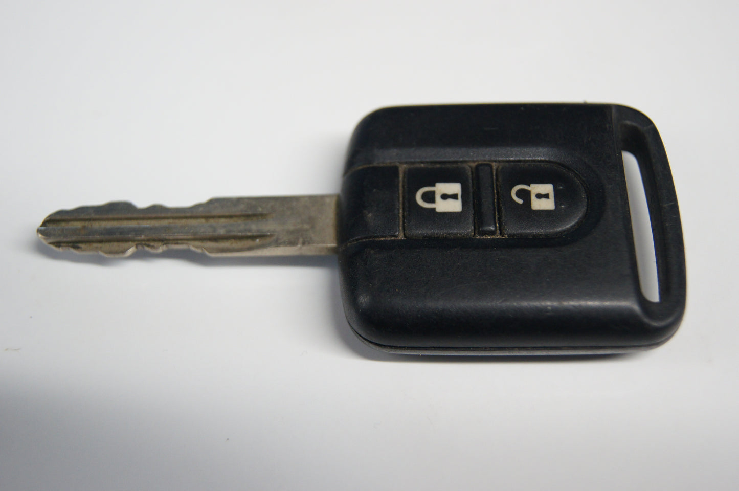 Nissan 2 Button Remote Key Fob - 5WK4876/818 954501A