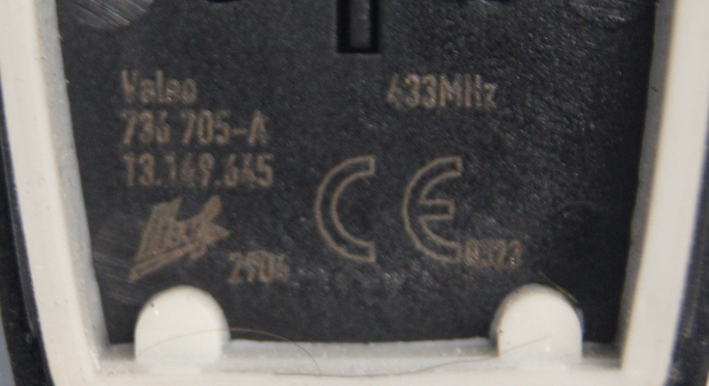 VAUXHALL 2 BUTTON REMOTE KEY FOB ASTRA CORSA MERIVA 736 705-A 13.149.645 Valeo - Glasgow Car Parts Store