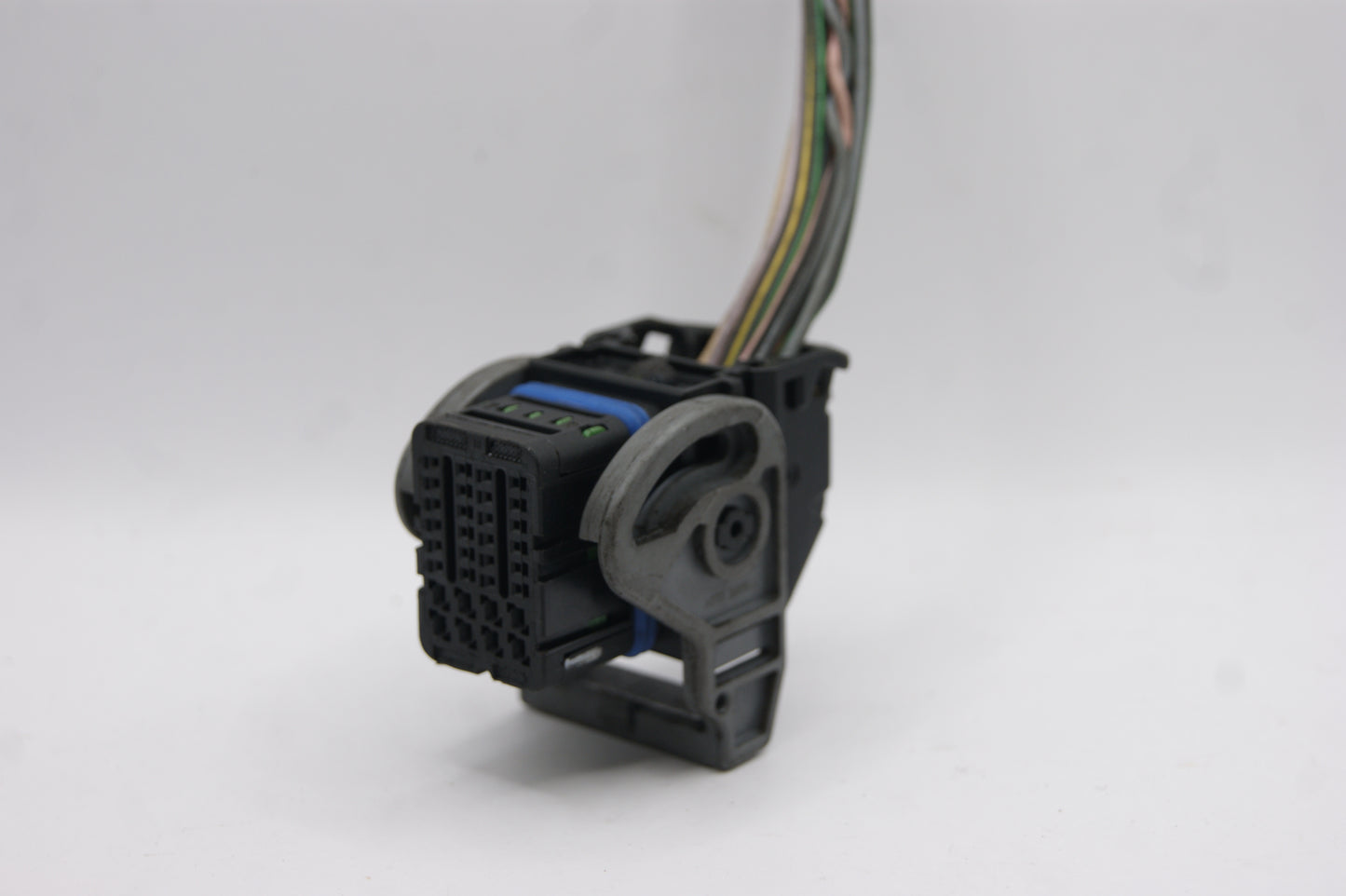 PLUG connector ECU RENAULT TRAFIC VIVARO PRIMASTER 2.0 CDTI ECU 0281014208