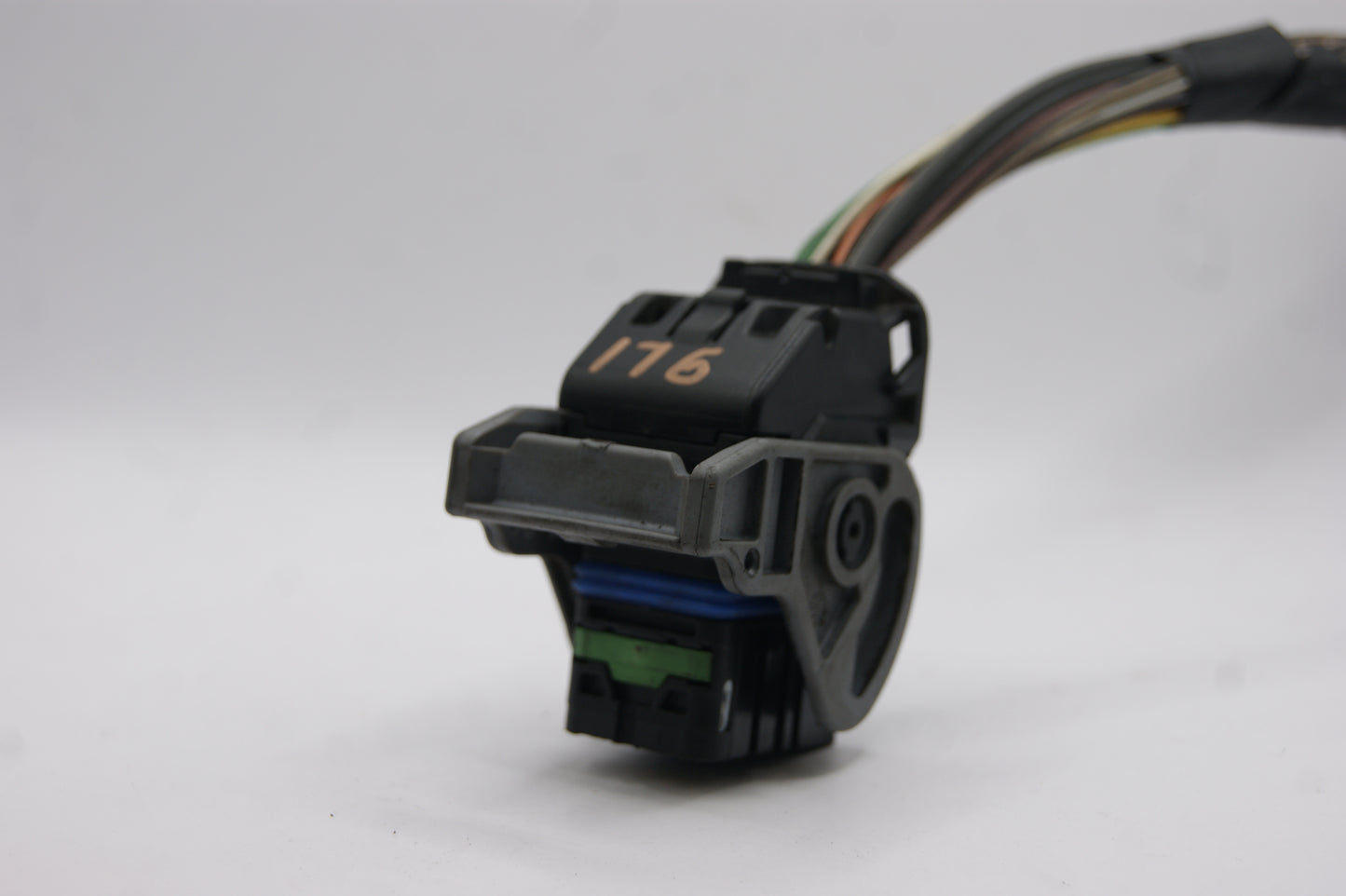 PLUG connector ECU RENAULT TRAFIC  VIVARO  PRIMASTER 2.0 CDTI ECU 0281014208 - Glasgow Car Parts Store