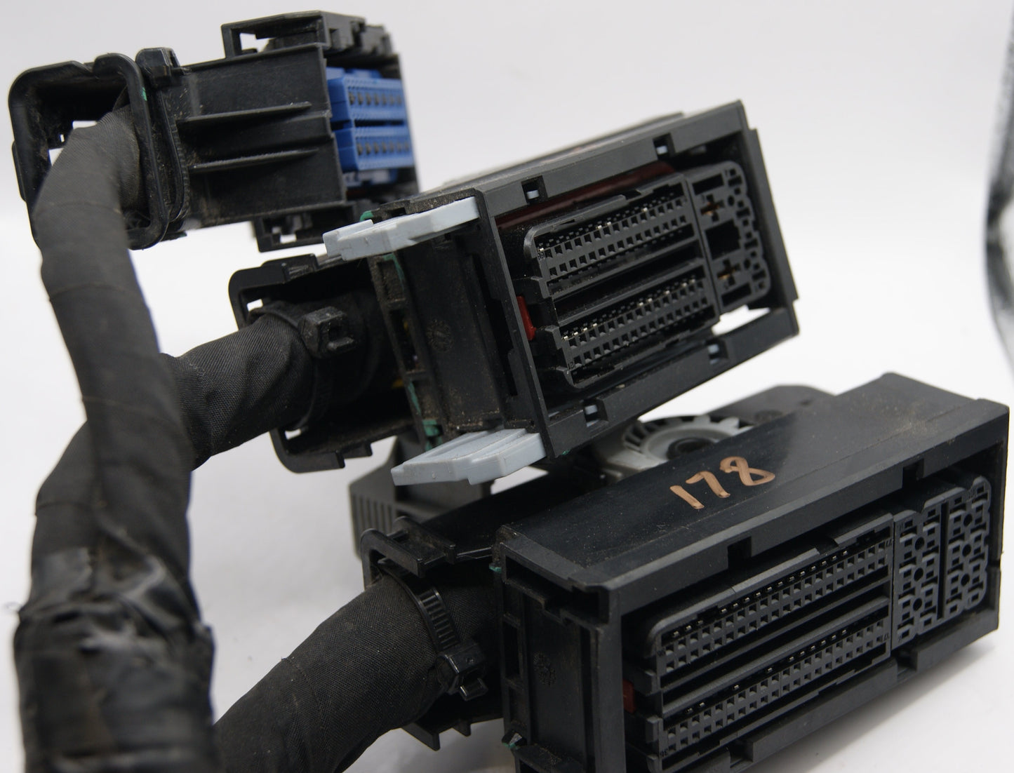 VAUXHALL ACDELCO E98 (PLUG CONNECTOR X3) ECU - Glasgow Car Parts Store