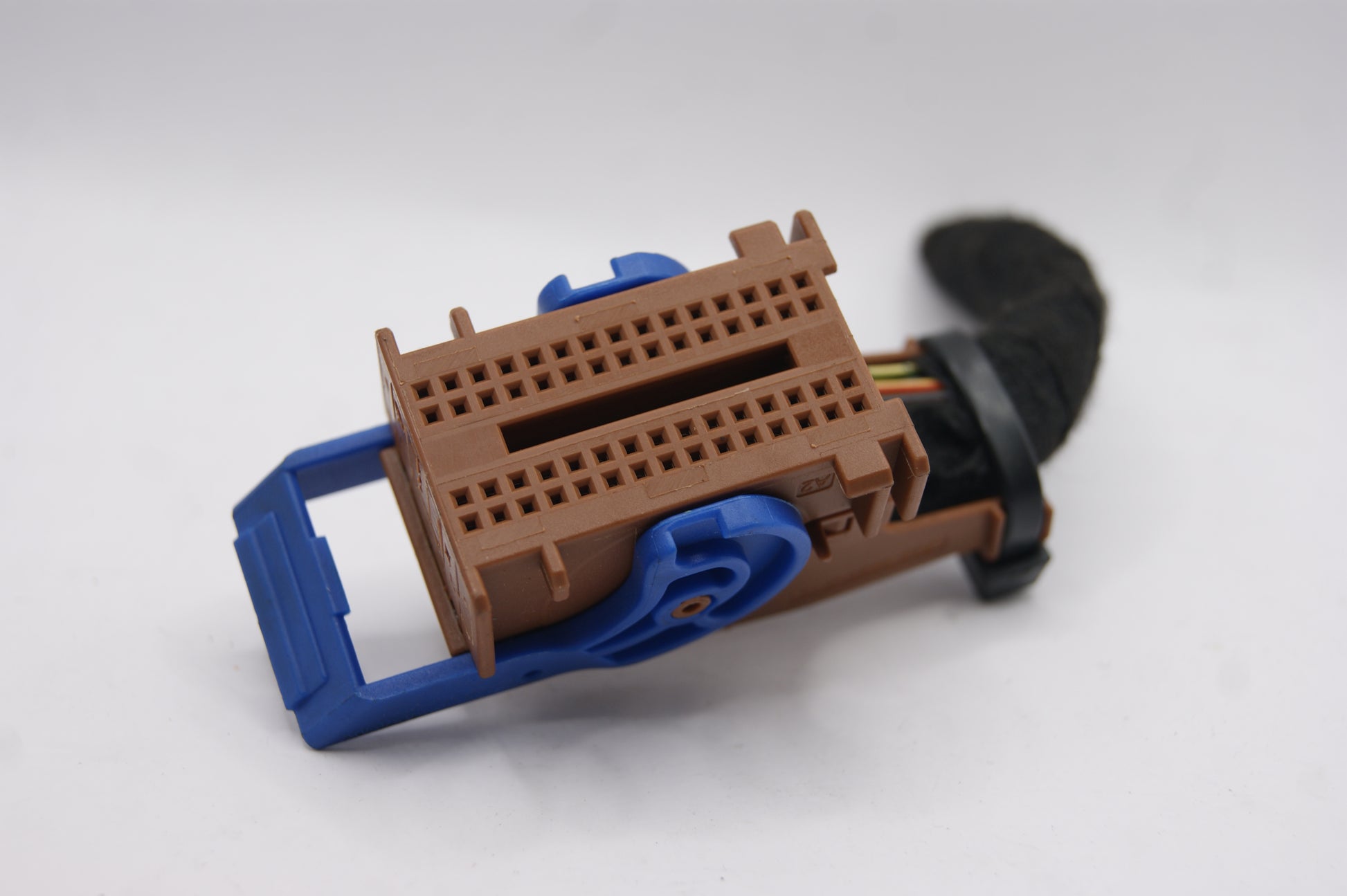 PLUG CONNECTOR BCM Vauxhall Meriva B Body Control Module  LQ DELPHI - Glasgow Car Parts Store