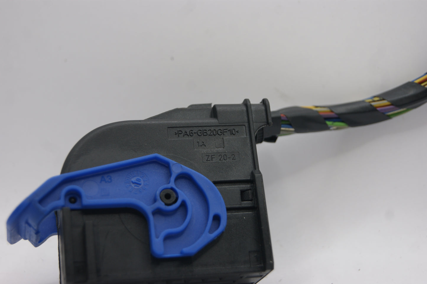 PLUG CONNECTOR zf20-2  BCM VAUXHALL MERIVA B BODY CONTROL MODULE LQ DELPHI - Glasgow Car Parts Store