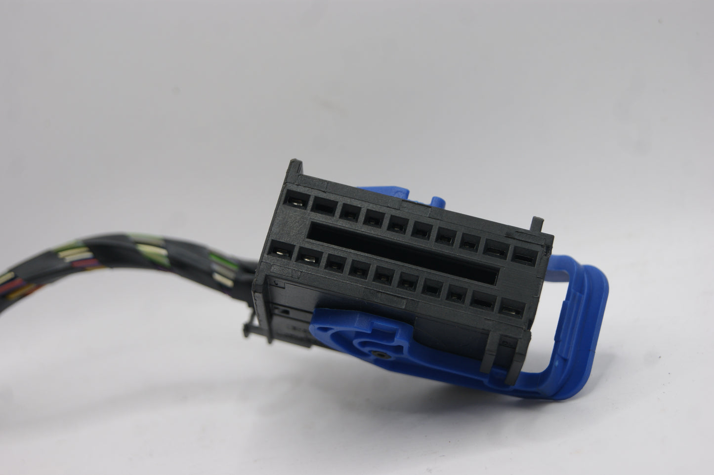 PLUG CONNECTOR zf20-2  BCM VAUXHALL MERIVA B BODY CONTROL MODULE LQ DELPHI - Glasgow Car Parts Store
